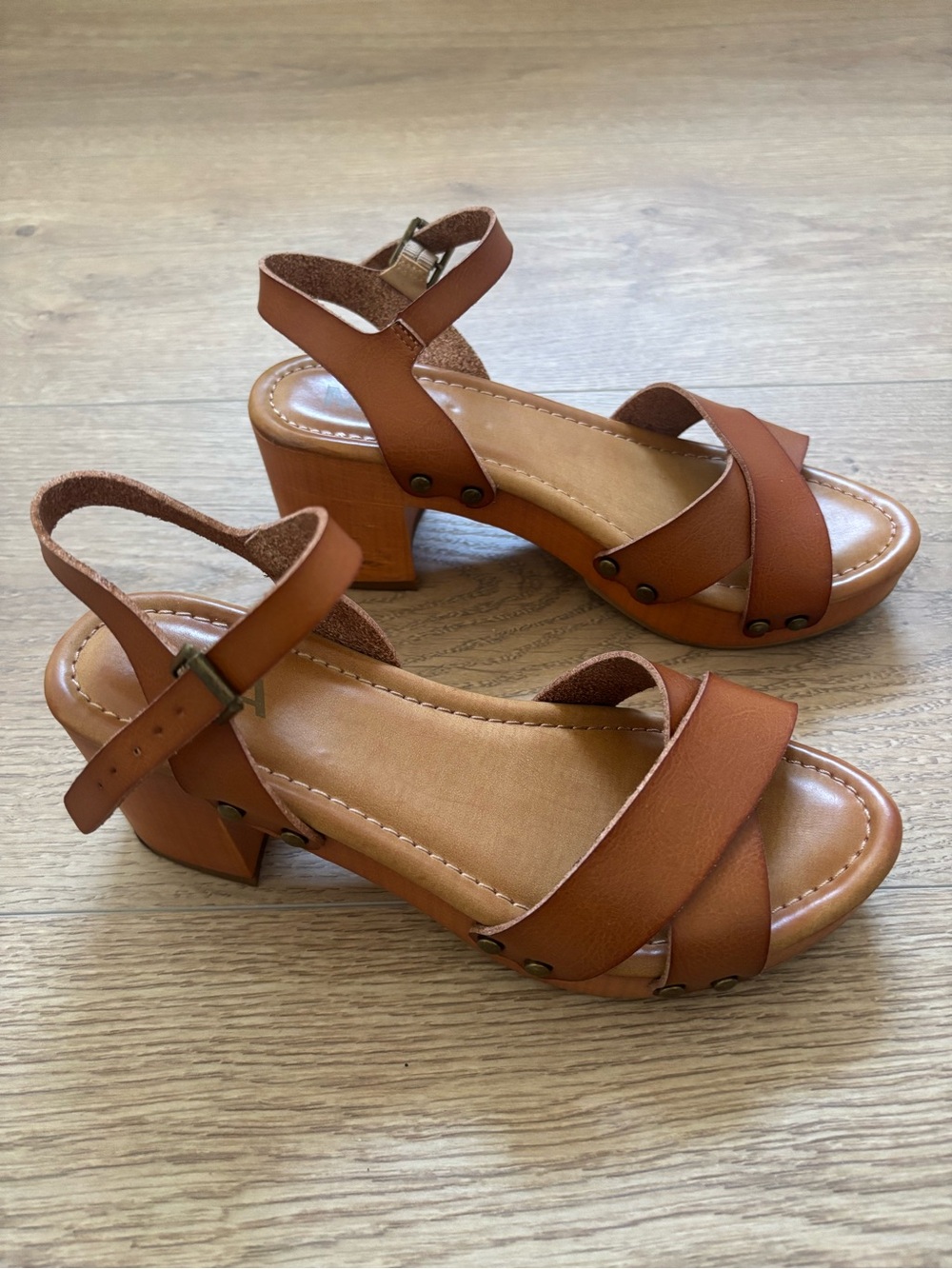 Mia Women’s Camel Block Heel Platform Sandals – Stylish Strappy Heels Size 6